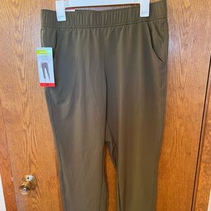 Eddie Bauer Departure Ankle Pant size M green